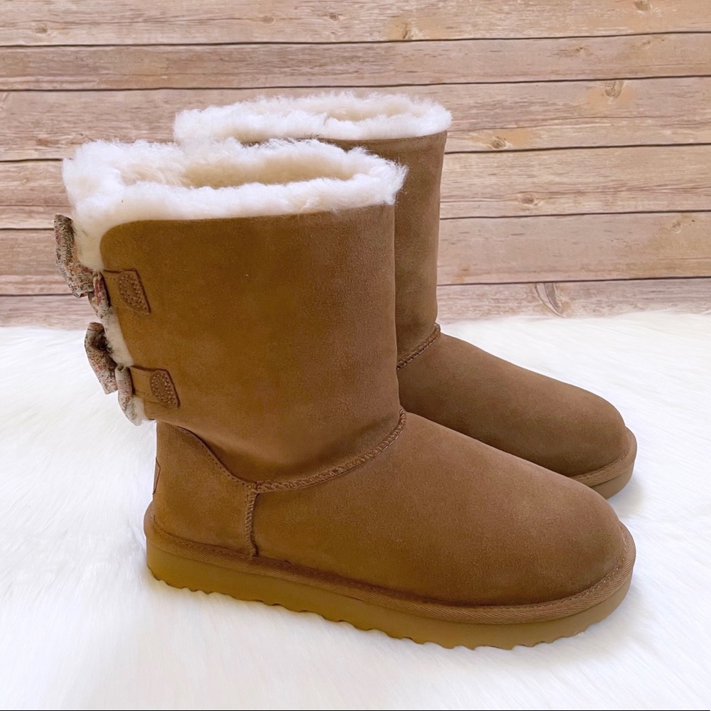 UGG Bailey Bow Abstract Splatter Chestnut Boots - Picture 2 of 10